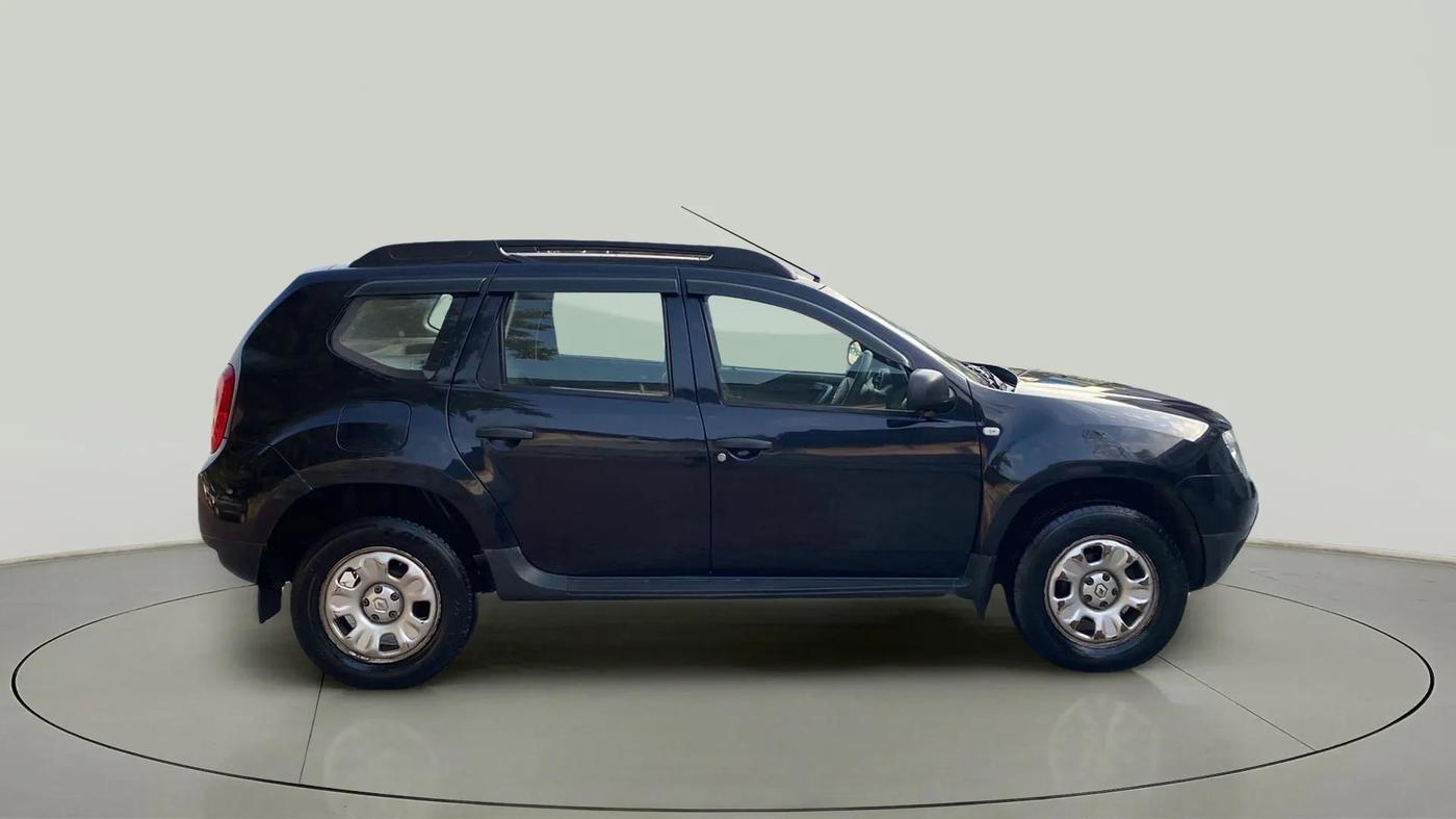 2014 Renault Duster 85 PS RXE DIESEL, Diesel, Manual, 93,599 km, Right Side View