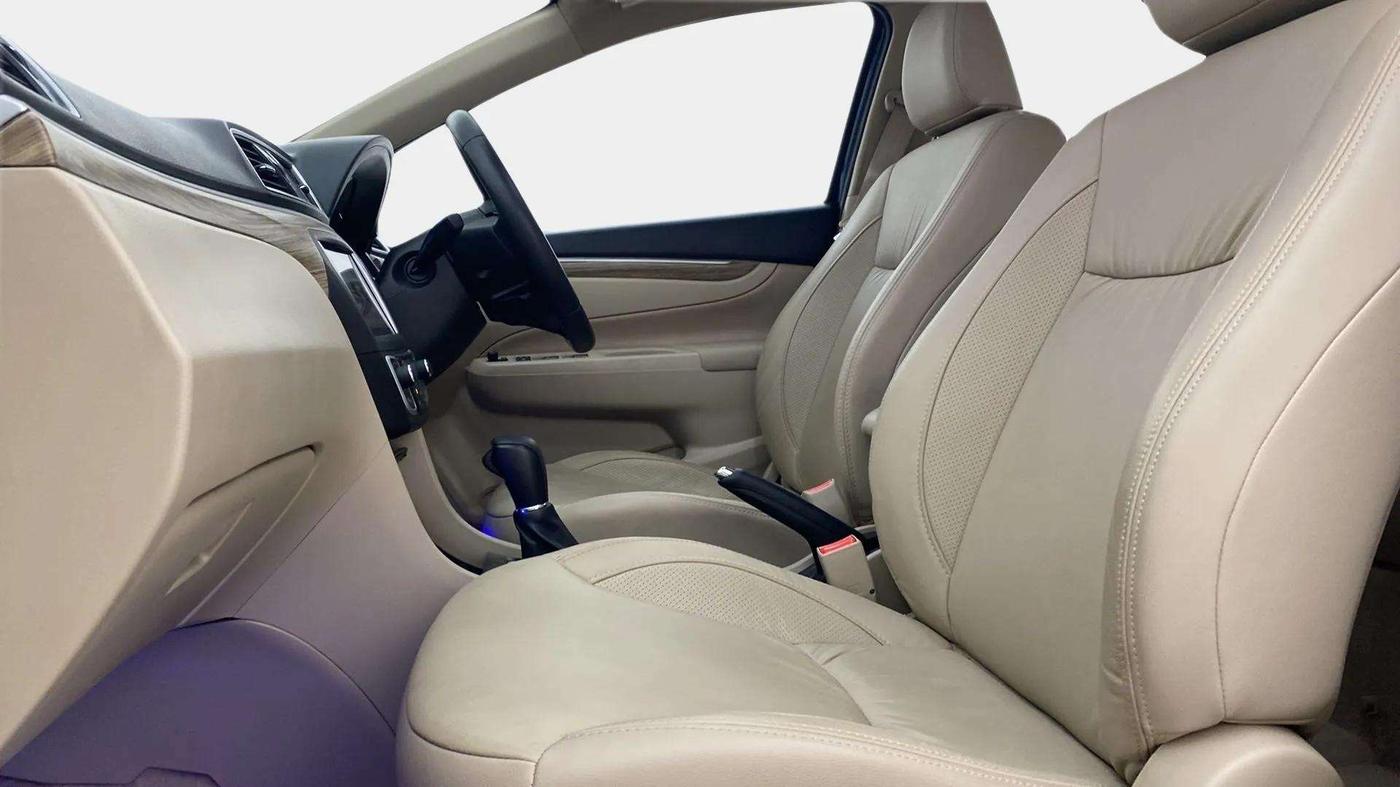 2021 Maruti Ciaz ALPHA  AT 1.5 SHVS PETROL, Petrol, Automatic, 38,539 km, Right Side Front Door Cabin
