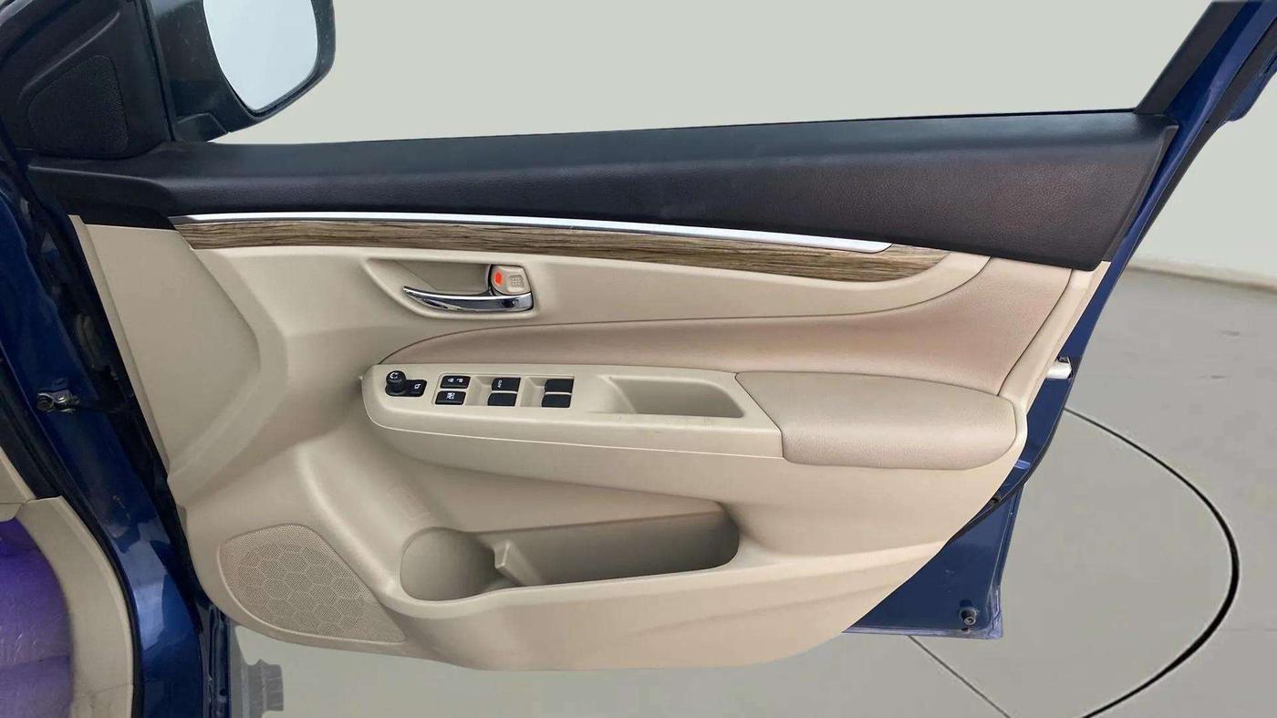 2021 Maruti Ciaz ALPHA  AT 1.5 SHVS PETROL, Petrol, Automatic, 38,539 km, Driver Side Door Panels Control