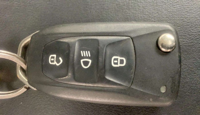 2024 Tata NEXON PURE 1.2 PETROL, Petrol, Manual, 4,501 km, Key Close Up