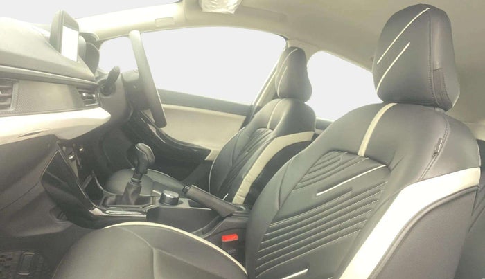 2024 Tata NEXON PURE 1.2 PETROL, Petrol, Manual, 4,501 km, Right Side Front Door Cabin