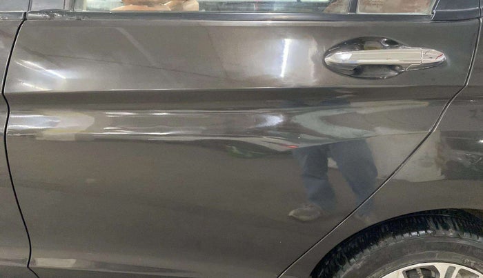 2018 Honda City 1.5L I-VTE V CVT, Petrol, Automatic, 32,419 km, Rear left door - Weather strip has minor damage