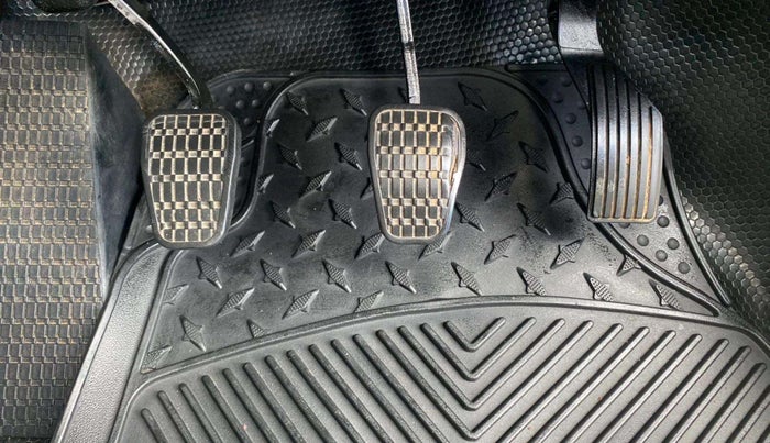 2022 Tata PUNCH ADVENTURE MT, Petrol, Manual, 34,119 km, Pedals