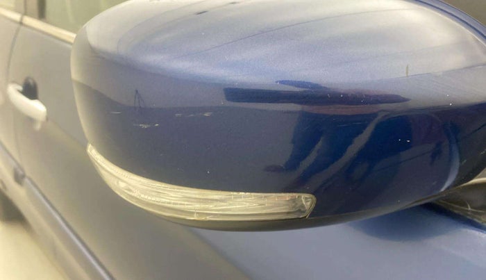 2017 Maruti Ciaz ALPHA 1.4 PETROL, Petrol, Manual, 55,407 km, Right rear-view mirror - Indicator light has minor damage