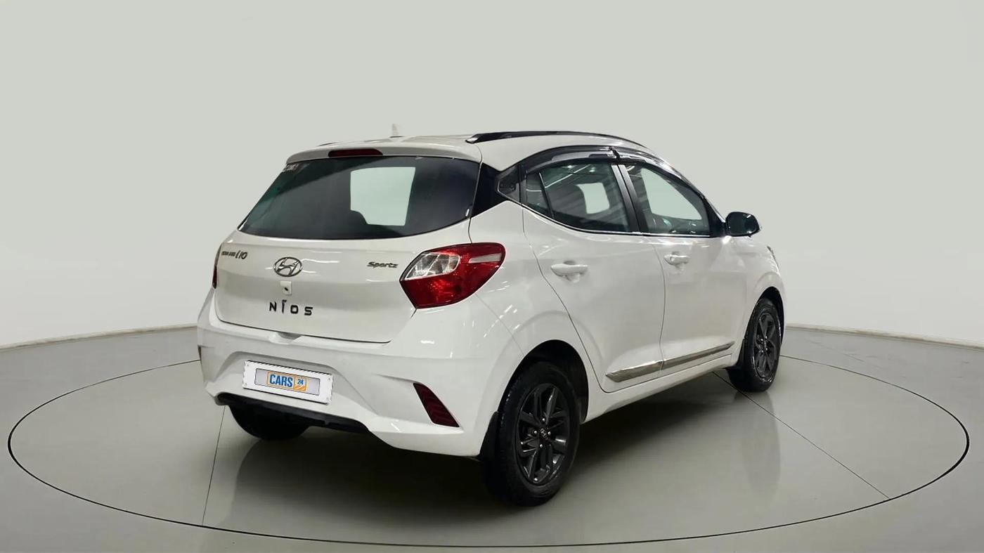 2020 Hyundai GRAND I10 NIOS SPORTZ 1.2 KAPPA VTVT DUAL TONE, Petrol, Manual, 45,075 km, Right Back Diagonal