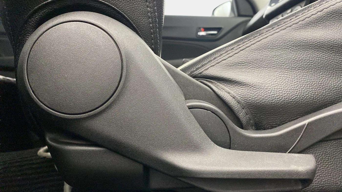 2023 Maruti Swift VXI AMT, Petrol, Automatic, 27,161 km, Driver Side Adjustment Panel