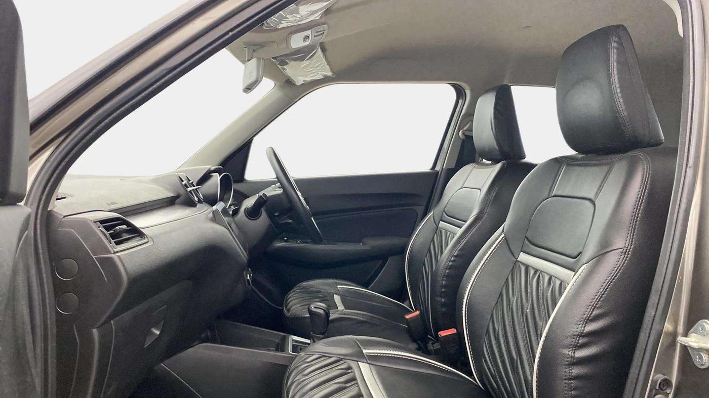 2023 Maruti Swift VXI AMT, Petrol, Automatic, 27,161 km, Right Side Front Door Cabin