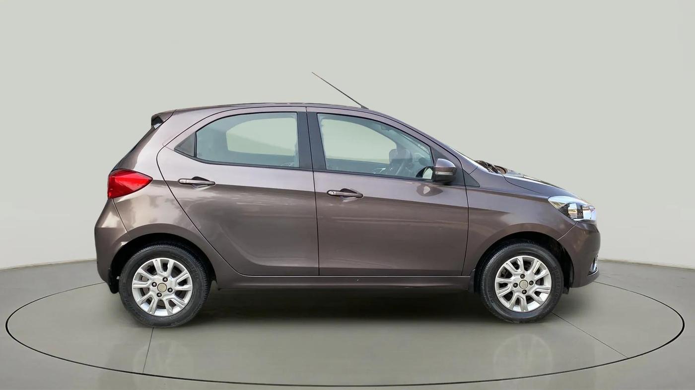 2017 Tata Tiago XZ PETROL, Petrol, Manual, 8,690 km, Right Side View