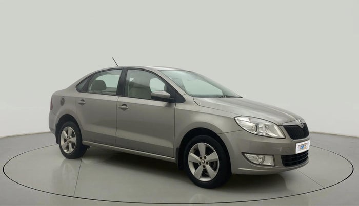 2016 Skoda Rapid 1.6 MPI STYLE PLUS MT, Petrol, Manual, 35,795 km, Right Front Diagonal