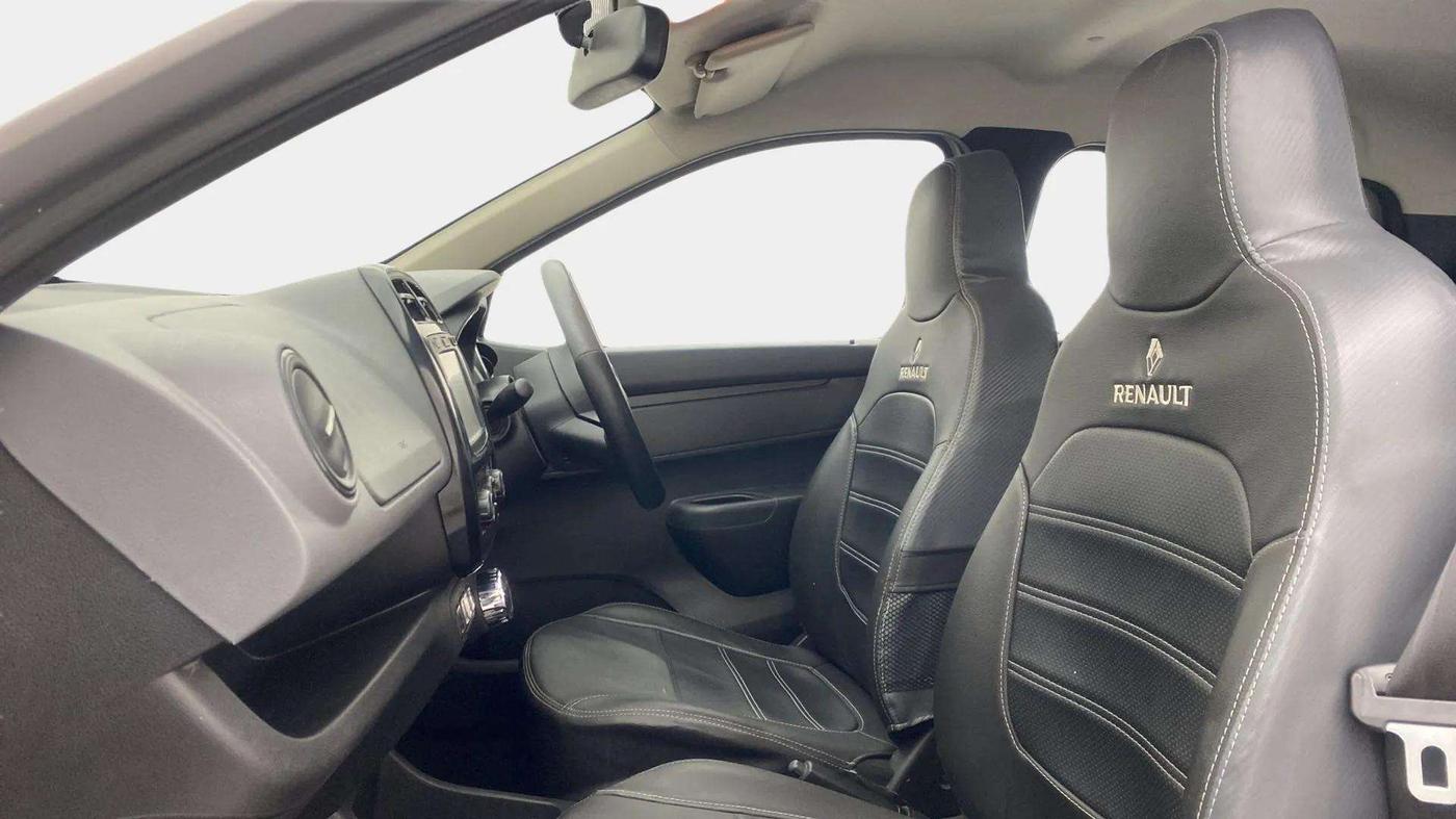 2017 Renault Kwid RXT 1.0 AMT (O), Petrol, Automatic, 27,473 km, Right Side Front Door Cabin