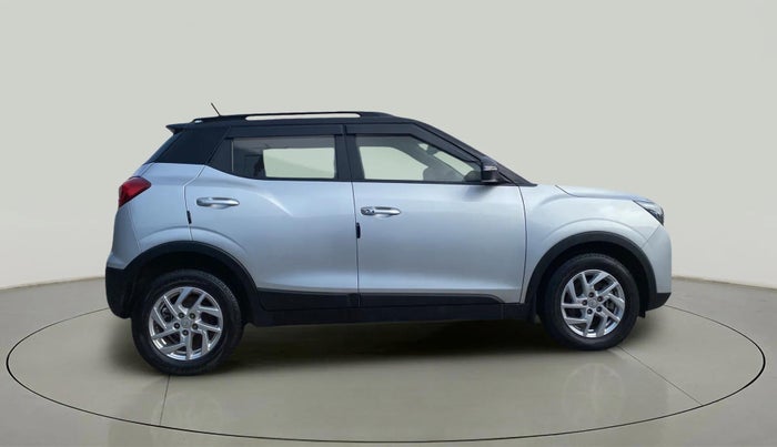 2023 Mahindra XUV300 W8 1.2 PETROL, Petrol, Manual, 25,905 km, Right Side