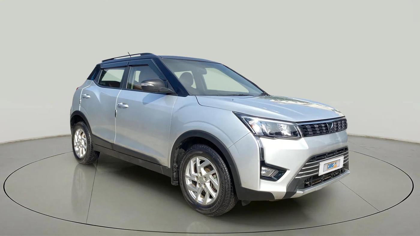 2023 Mahindra XUV300 W8 1.2 PETROL, Petrol, Manual, 25,905 km, SRP