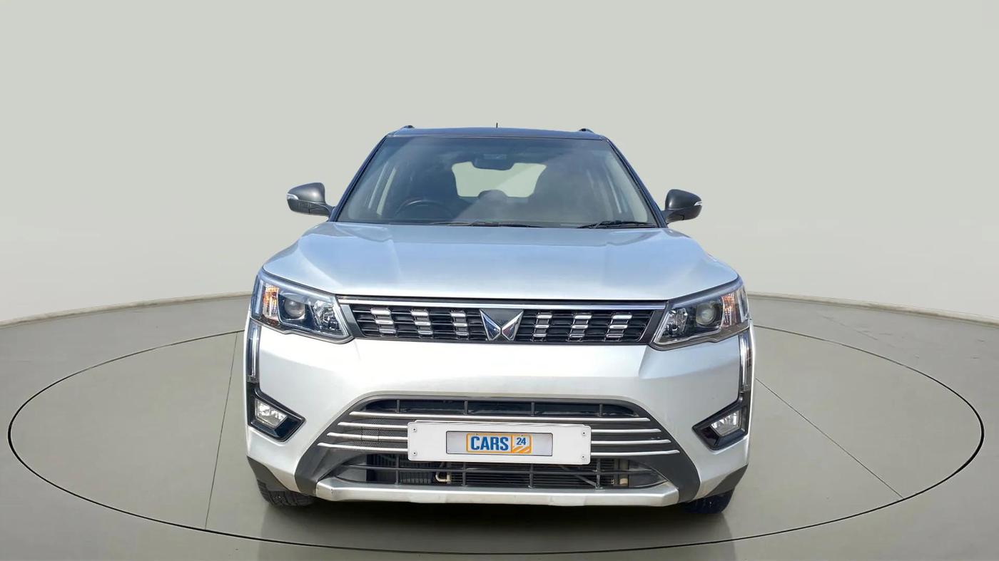 2023 Mahindra XUV300 W8 1.2 PETROL, Petrol, Manual, 25,905 km, Front