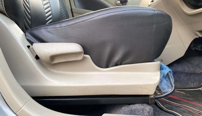 2017 Maruti Celerio VXI, Petrol, Manual, 40,725 km, Driver Side Adjustment Panel