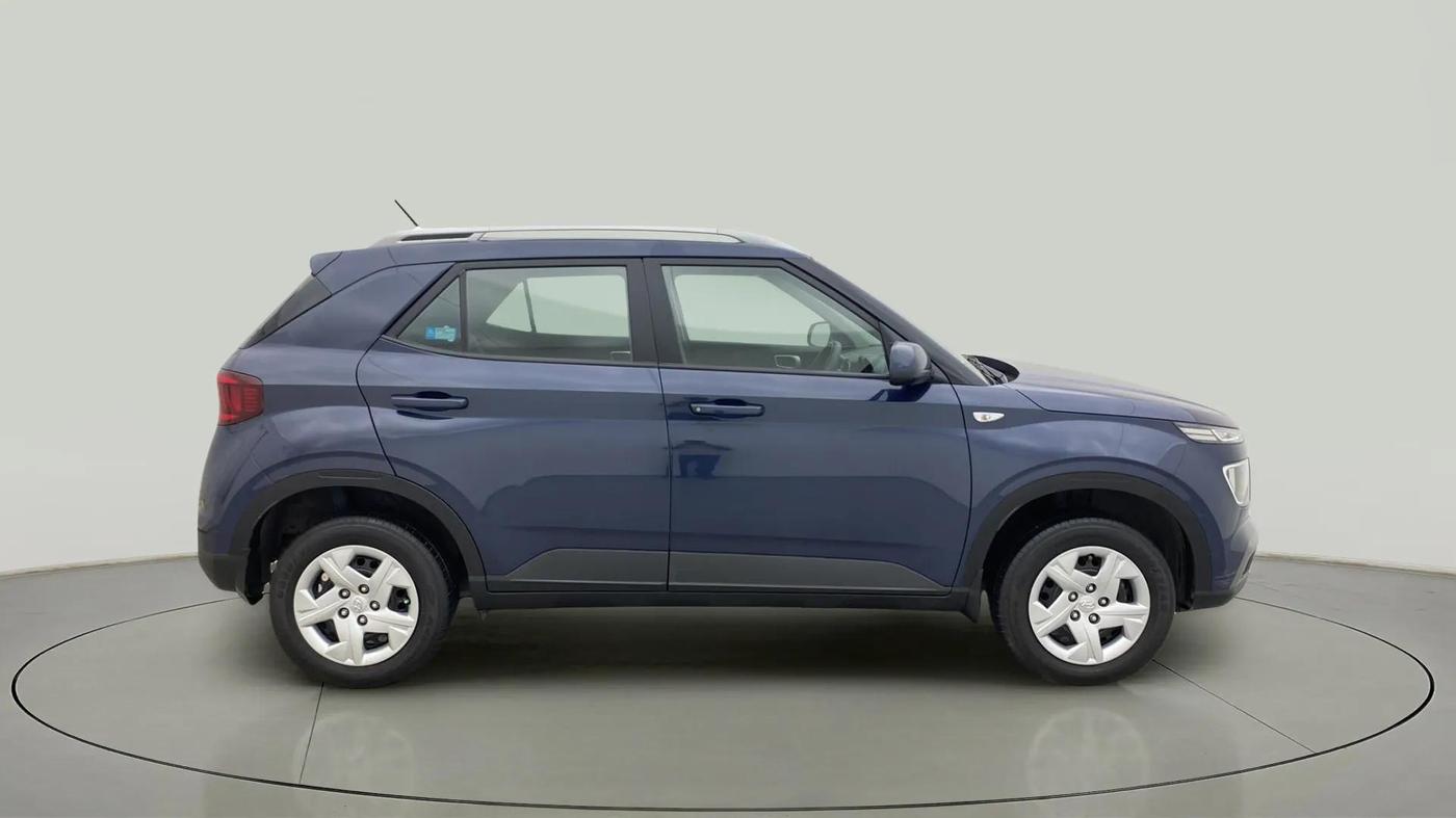 2021 Hyundai VENUE S 1.2, Petrol, Manual, 29,750 km, Right Side View