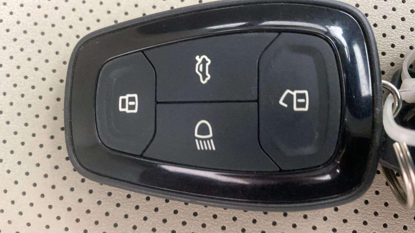 2022 Tata NEXON XZ PLUS DIESEL (L), CNG, Manual, 36,607 km, Key Close Up