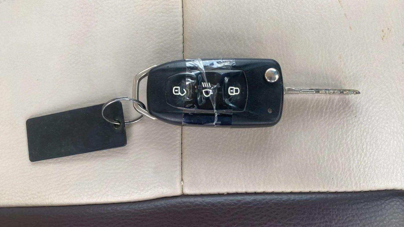 2017 Tata TIGOR XZ (O) PETROL, Petrol, Manual, 23,617 km, Key Close Up