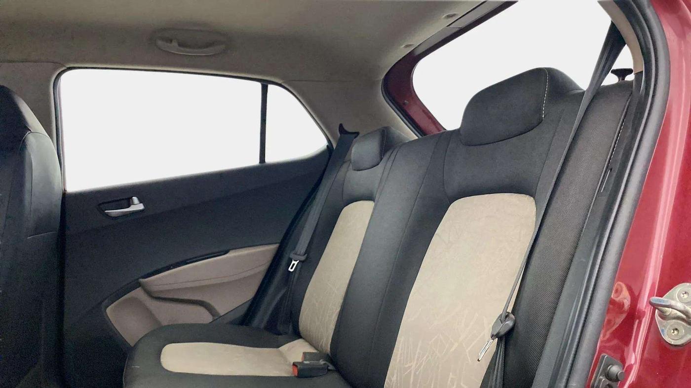2015 Hyundai Grand i10 SPORTZ 1.2 KAPPA VTVT, Petrol, Manual, 28,806 km, Right Side Rear Door Cabin