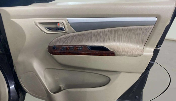 2014 Maruti Ertiga ZXI, Petrol, Manual, 84,719 km, Driver Side Door Panels Control