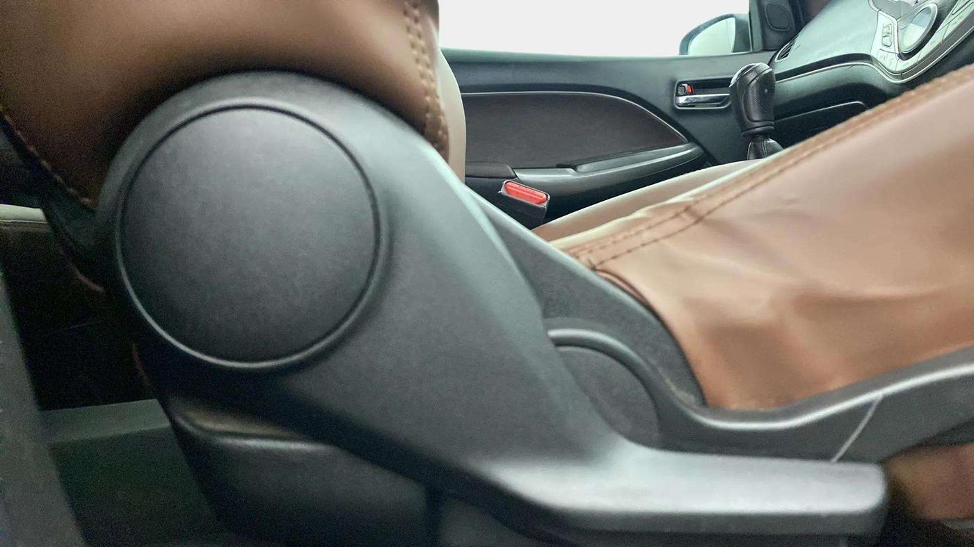 2018 Maruti Baleno ZETA PETROL 1.2, Petrol, Manual, 32,335 km, Driver Side Adjustment Panel