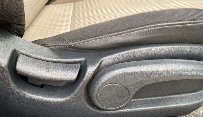 2018 Hyundai Elite i20 ASTA 1.2  CVT, Petrol, Automatic, 49,201 km, Driver Side Adjustment Panel