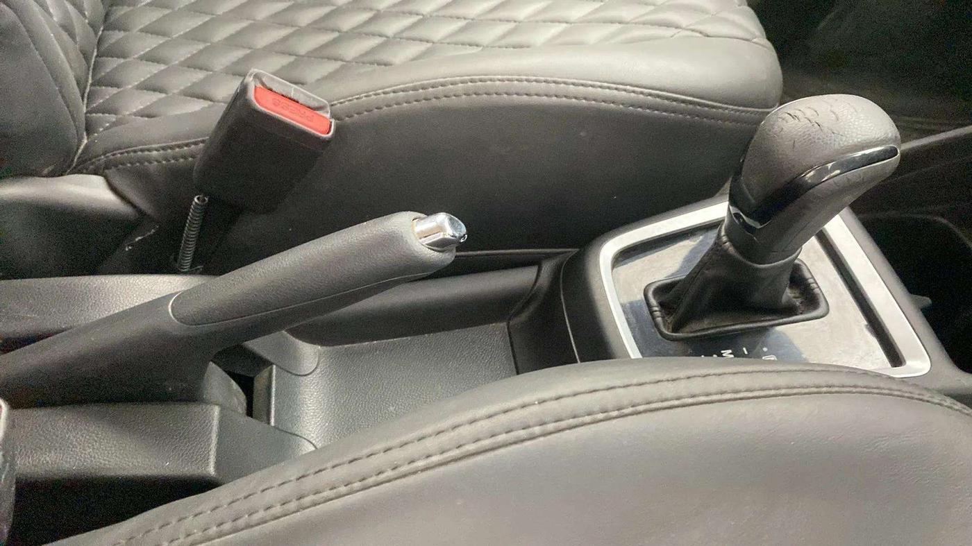2019 Maruti Swift ZXI AMT, Petrol, Automatic, 22,282 km, Gear Lever