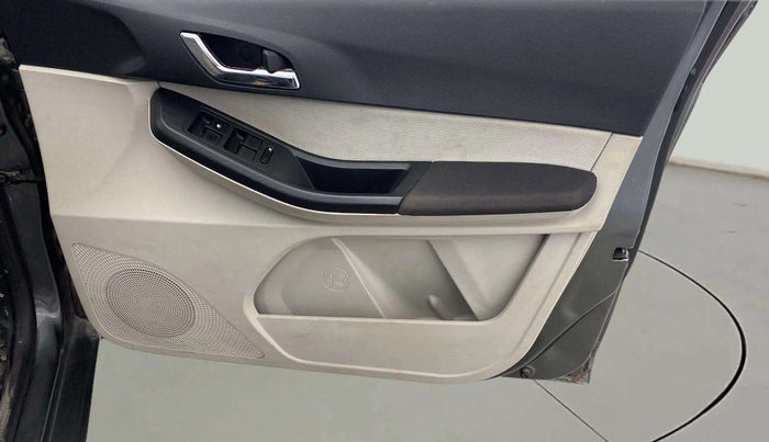 2023 Tata TIGOR XZ PLUS CNG LEATHERETTE PACK, CNG, Manual, 9,239 km, Driver Side Door Panels Control