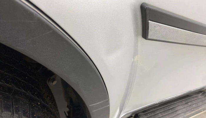 2014 Mahindra XUV500 W8, Diesel, Manual, 70,730 km, Right rear door - Slightly dented