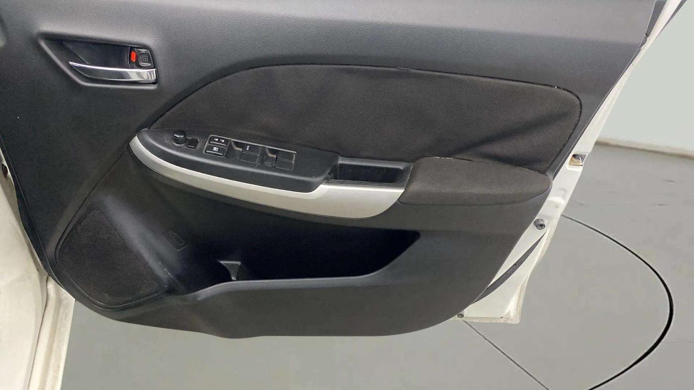 2016 Maruti Baleno DELTA PETROL 1.2, Petrol, Manual, 69,409 km, Driver Side Door Panels Control
