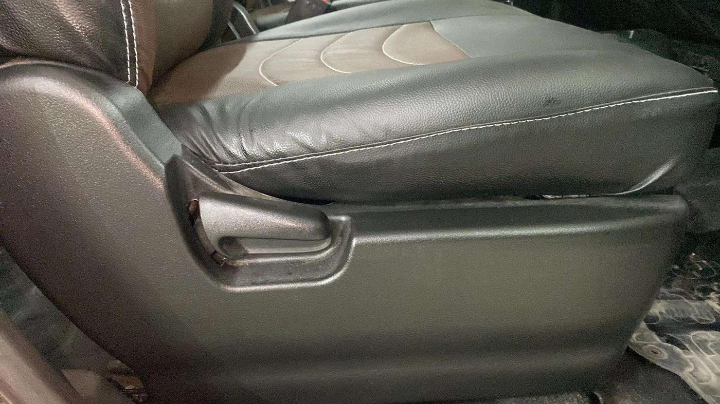 2016 Maruti Wagon R 1.0 VXI AMT, Petrol, Automatic, 37,764 km, Driver Side Adjustment Panel