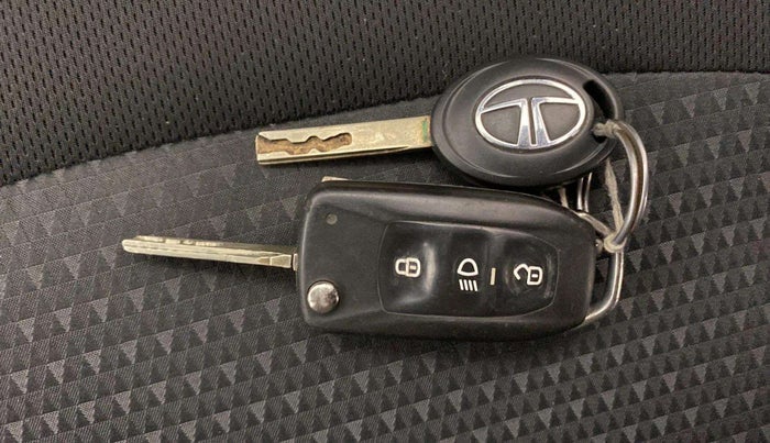 2019 Tata Tiago XZ PETROL, Petrol, Manual, 82,314 km, Key Close Up