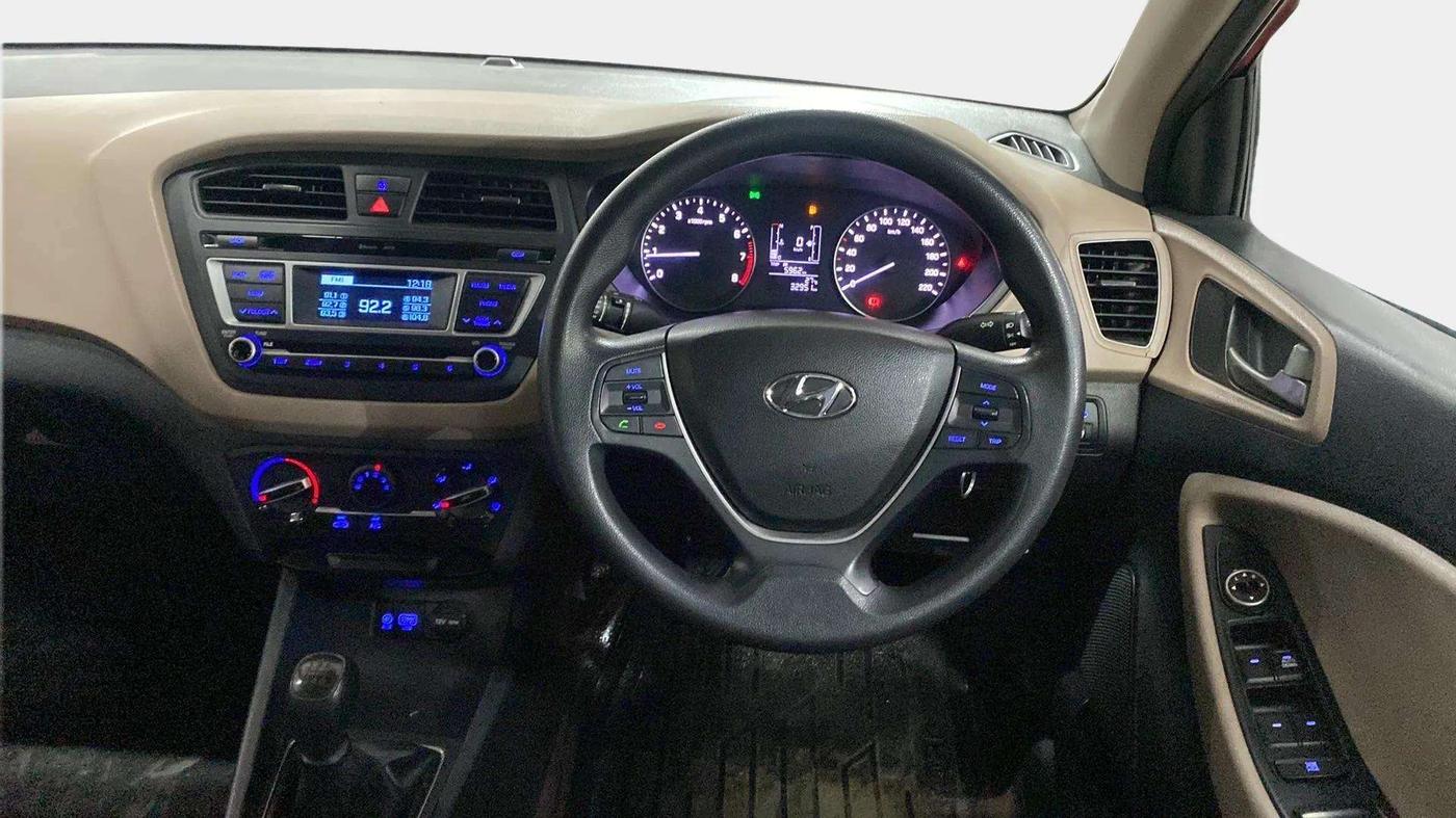 2016 Hyundai Elite i20 MAGNA 1.2, Petrol, Manual, 33,039 km, Steering Wheel Close Up