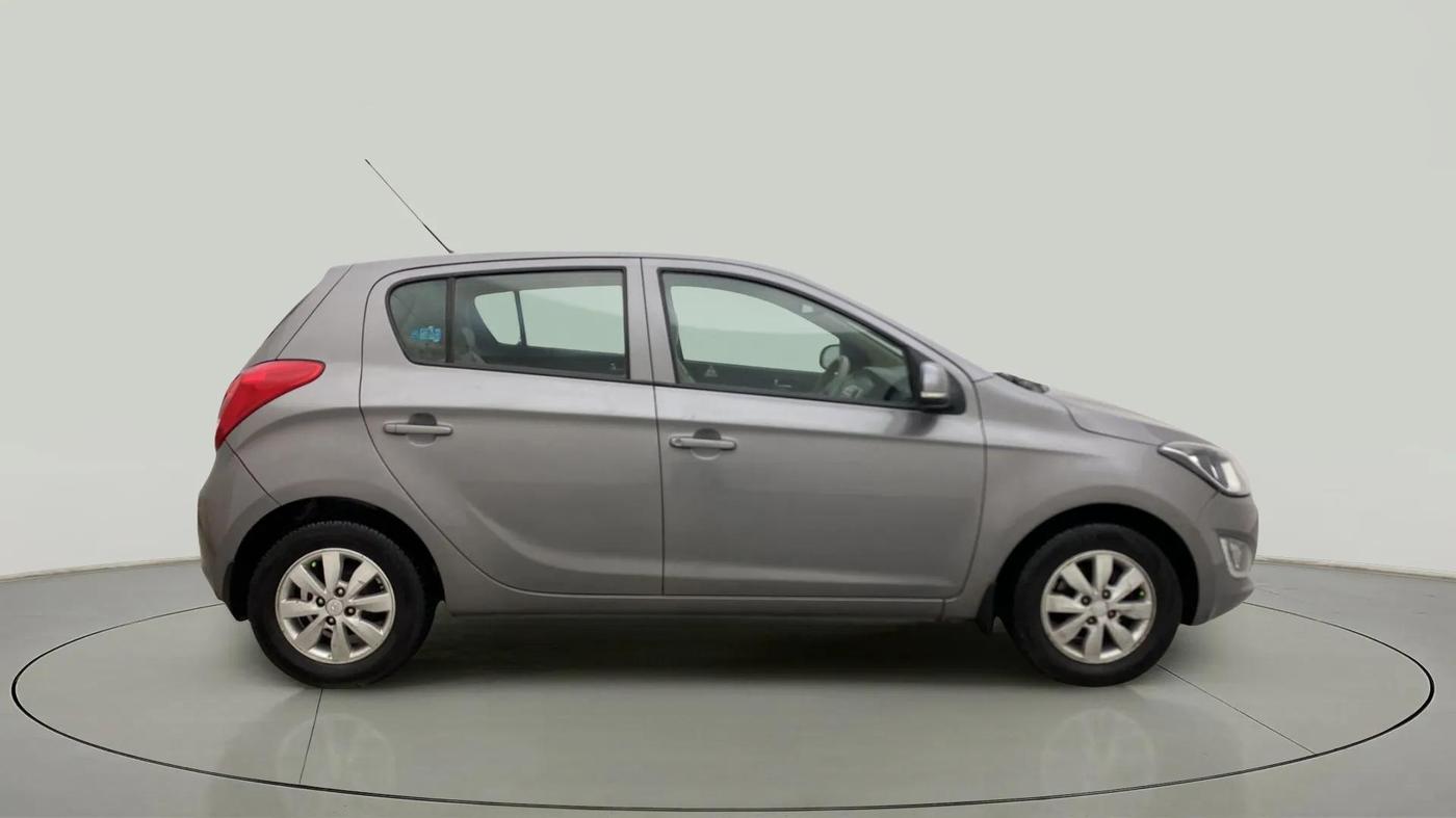 2014 Hyundai i20 SPORTZ 1.2, Petrol, Manual, 65,419 km, Right Side View