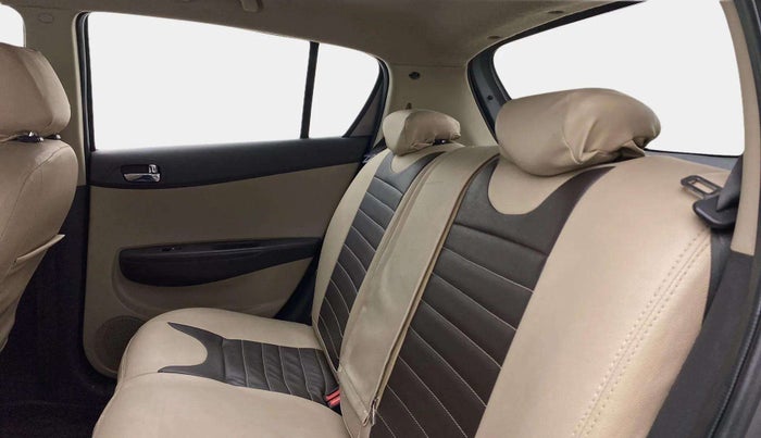 2014 Hyundai i20 SPORTZ 1.2, Petrol, Manual, 65,419 km, Right Side Rear Door Cabin