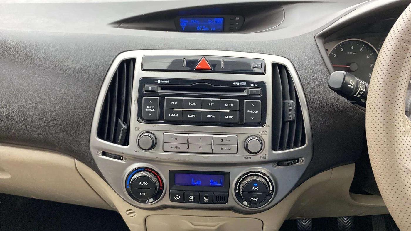2014 Hyundai i20 SPORTZ 1.2, Petrol, Manual, 65,419 km, Air Conditioner