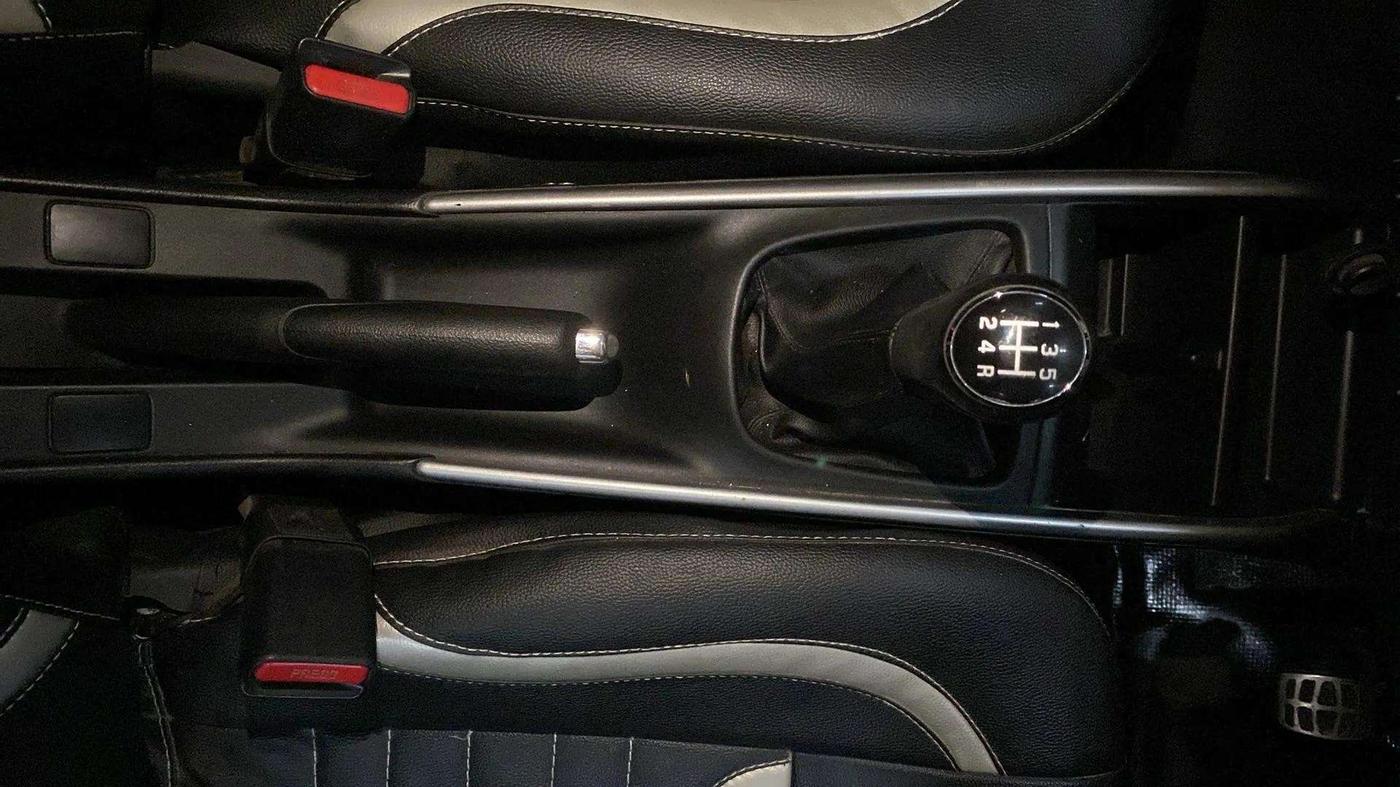 2017 Maruti Baleno DELTA DIESEL 1.3, Diesel, Manual, 58,927 km, Gear Lever