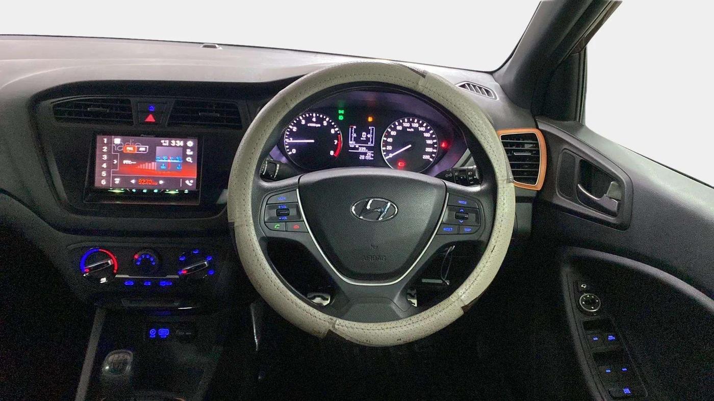 2017 Hyundai i20 Active 1.2 S, Petrol, Manual, 28,162 km, Steering Wheel Close Up