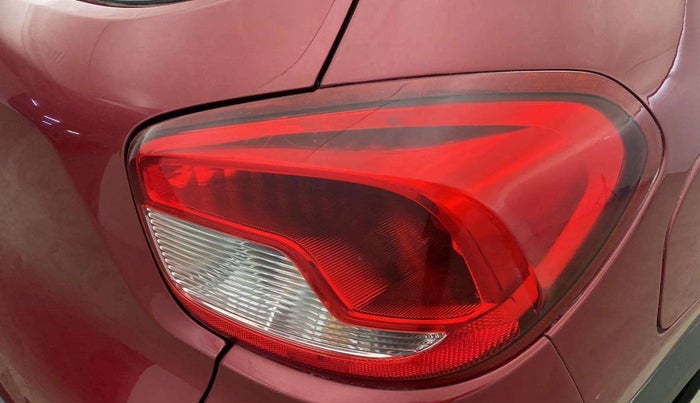 2018 Renault Kwid RXT 0.8 (O), Petrol, Manual, 62,209 km, Right tail light - Minor scratches