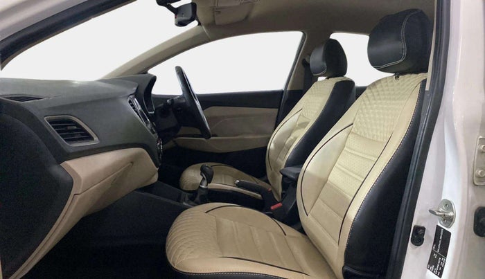 2018 Hyundai Verna 1.6 VTVT SX, Petrol, Manual, 23,157 km, Right Side Front Door Cabin