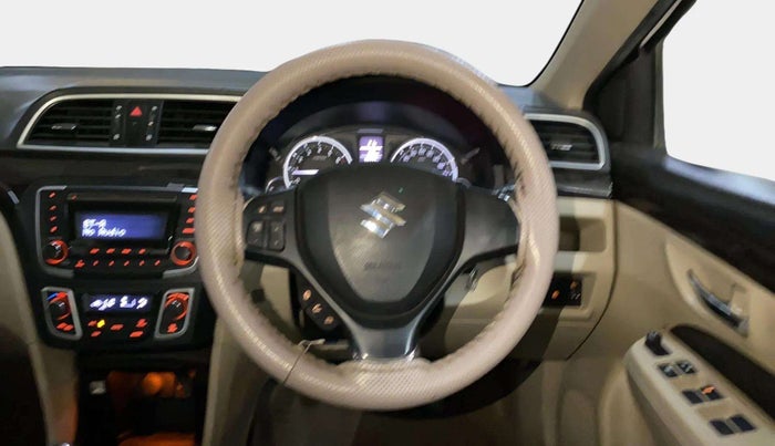 2016 Maruti Ciaz VXI+, Petrol, Manual, 49,483 km, Steering Wheel Close Up