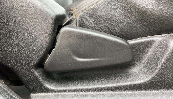2019 Renault Kwid CLIMBER 1.0 AMT, Petrol, Automatic, 46,275 km, Driver Side Adjustment Panel