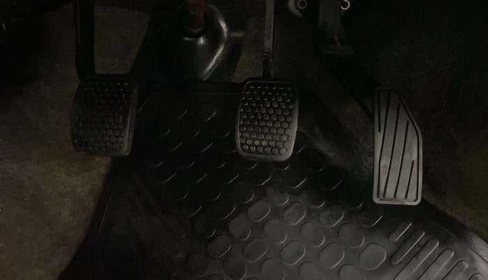 2017 Maruti Alto K10 VXI, Petrol, Manual, 92,882 km, Pedals