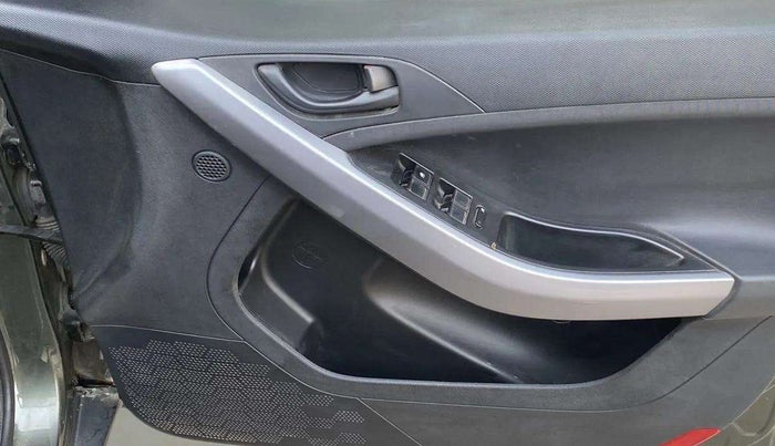 2021 Tata NEXON XM SUNROOF PETROL, Petrol, Manual, 25,085 km, Driver Side Door Panels Control