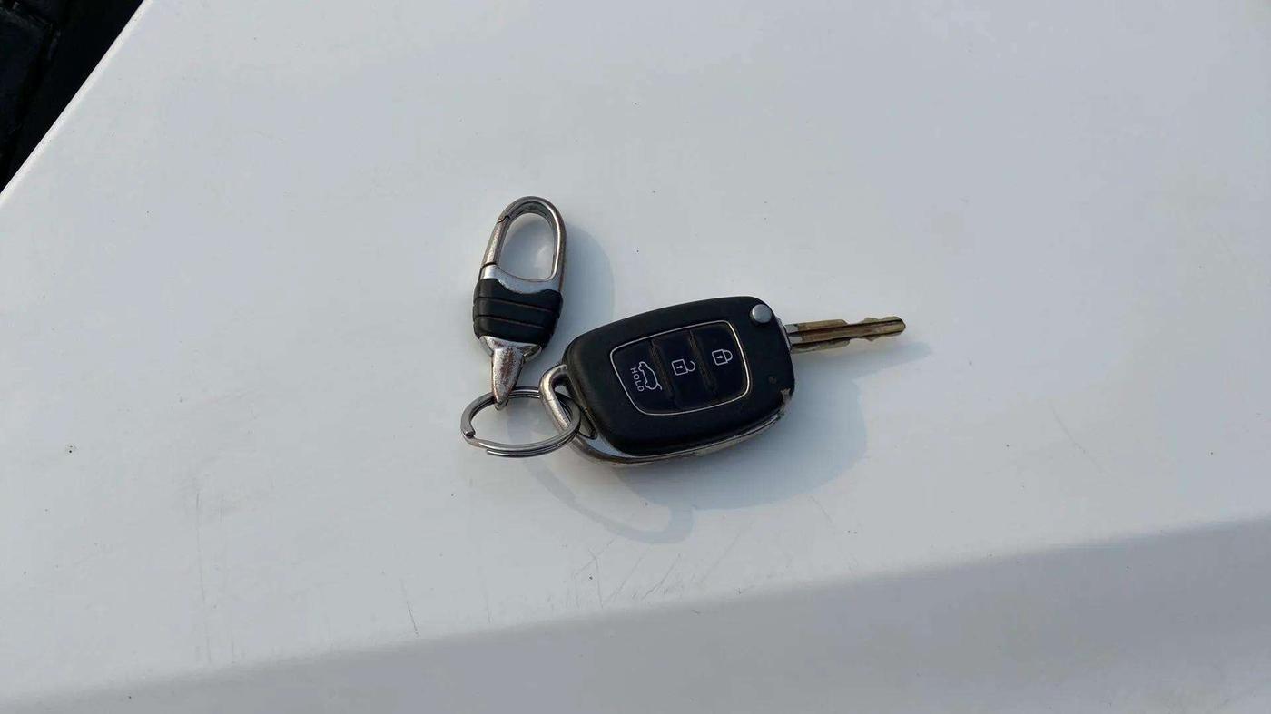 2019 Hyundai Creta E PLUS 1.6 PETROL, Petrol, Manual, 90,236 km, Key Close Up