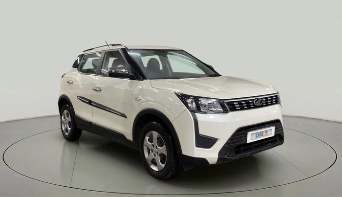 2019 Mahindra XUV300 W6 1.2 PETROL, Petrol, Manual, 39,515 km, Right Front Diagonal