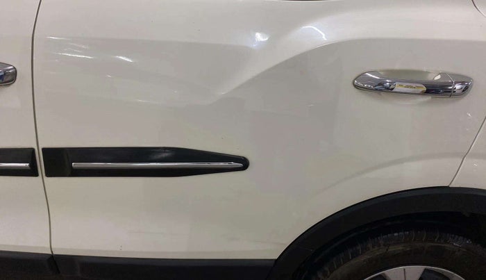 2019 Mahindra XUV300 W6 1.2 PETROL, Petrol, Manual, 39,515 km, Rear left door - Minor scratches