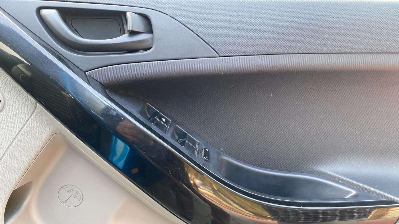 2019 Tata NEXON XM PETROL, Petrol, Manual, 29,416 km, Driver Side Door Panels Control