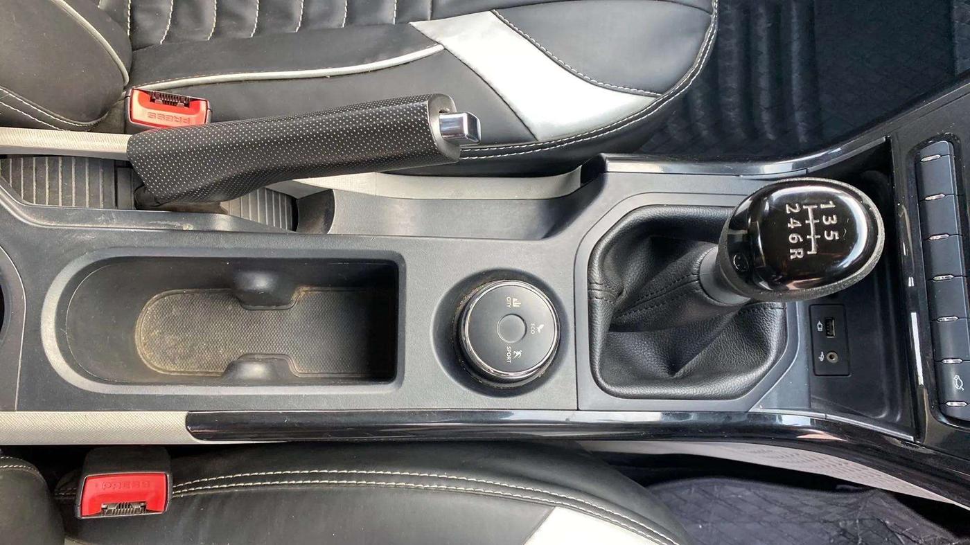 2019 Tata NEXON XM PETROL, Petrol, Manual, 29,416 km, Gear Lever