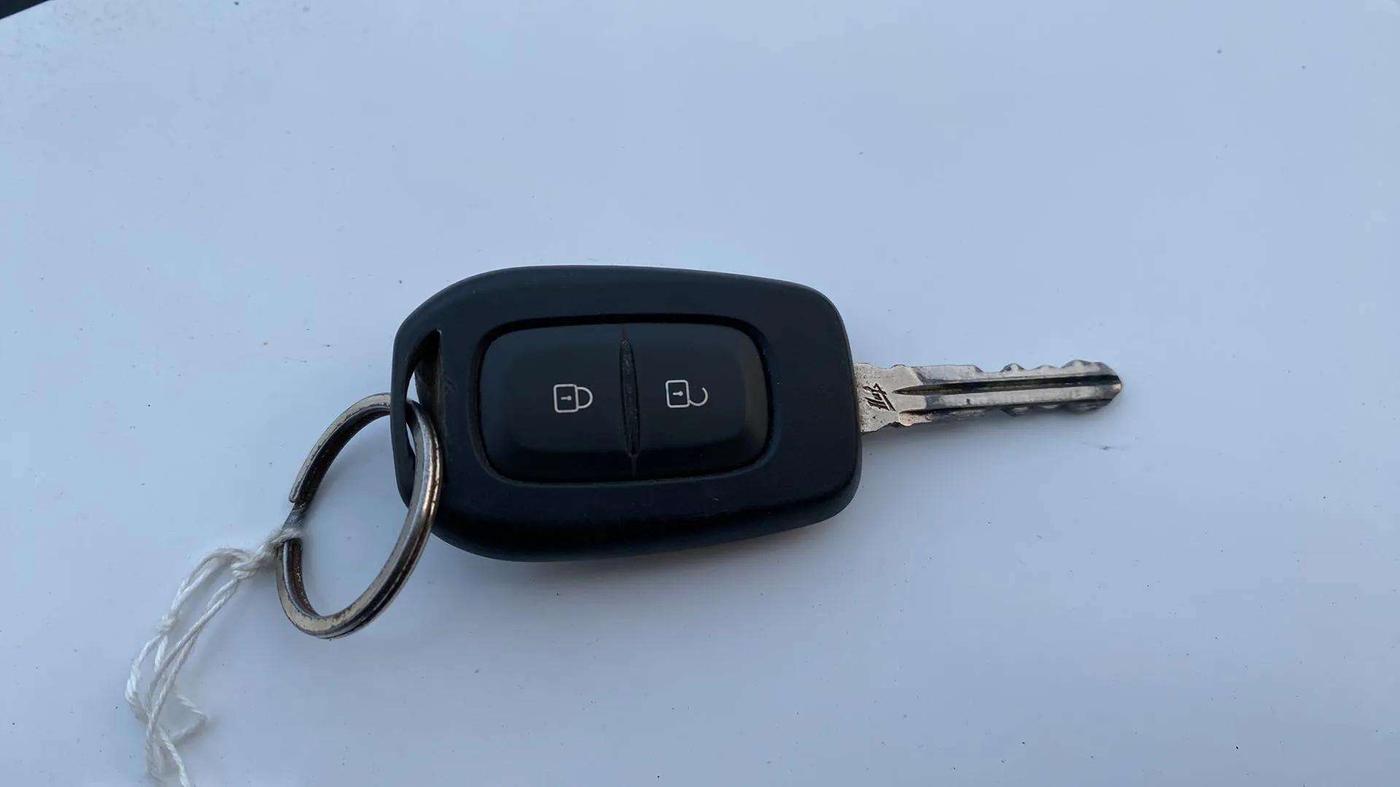 2021 Renault TRIBER RXL MT, Petrol, Manual, 26,541 km, Key Close Up
