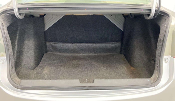 2015 Honda City 1.5L I-VTEC V MT, Petrol, Manual, 80,956 km, Dicky (Boot door) - Tool missing